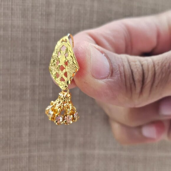 Drop Down Earrings Gold Tone Small Earrings Fashion Jewelry Unbranded - Picture 3 of 11